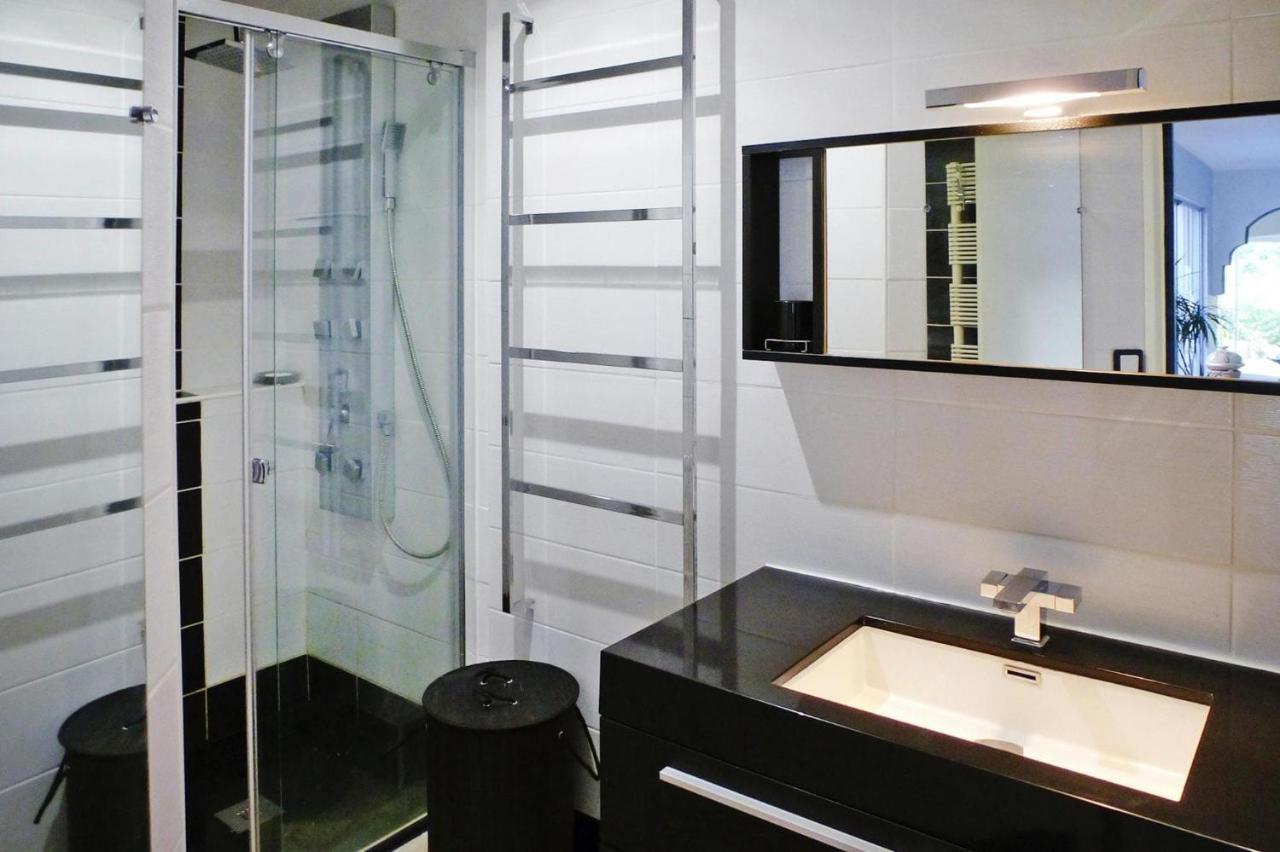 Holiday Home With Indoor Pool, Le Porge Esterno foto