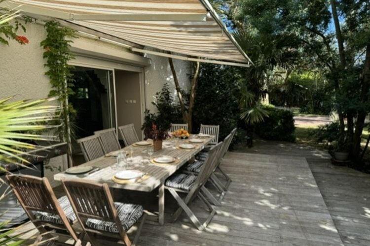 Holiday Home With Indoor Pool, Le Porge Esterno foto